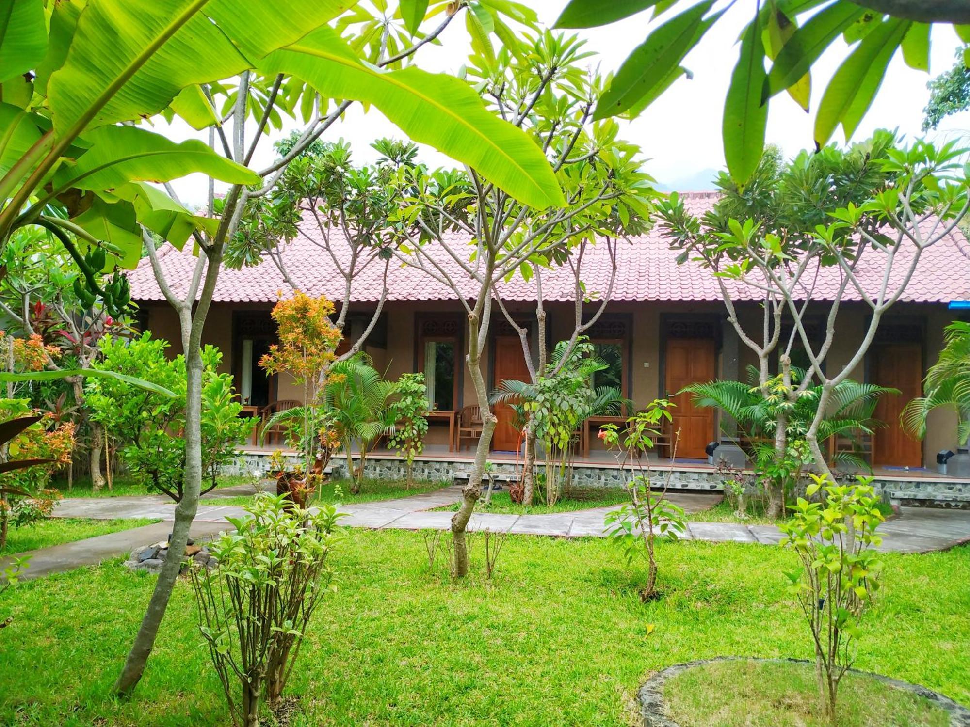 Asih Homestay Pemuteran Esterno foto